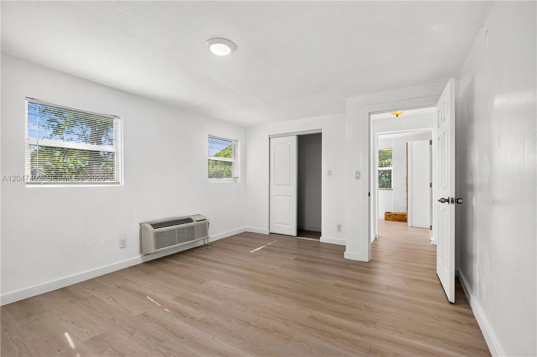 For Rent: $2,600 (3 beds, 1 baths, 1000 Square Feet)