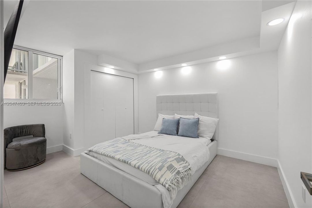 For Rent: $4,400 (2 beds, 2 baths, 1185 Square Feet)