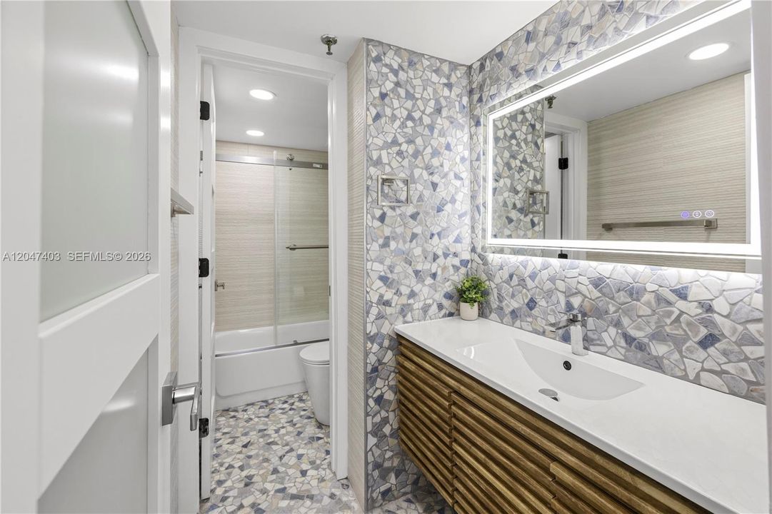 For Rent: $4,400 (2 beds, 2 baths, 1185 Square Feet)