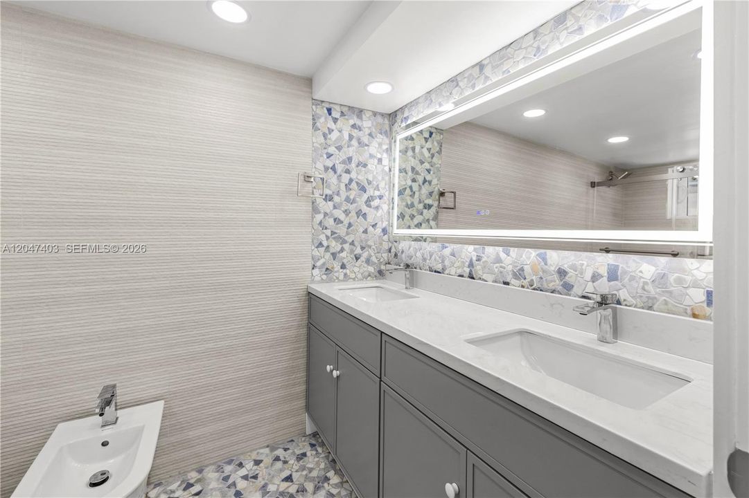 For Rent: $4,400 (2 beds, 2 baths, 1185 Square Feet)