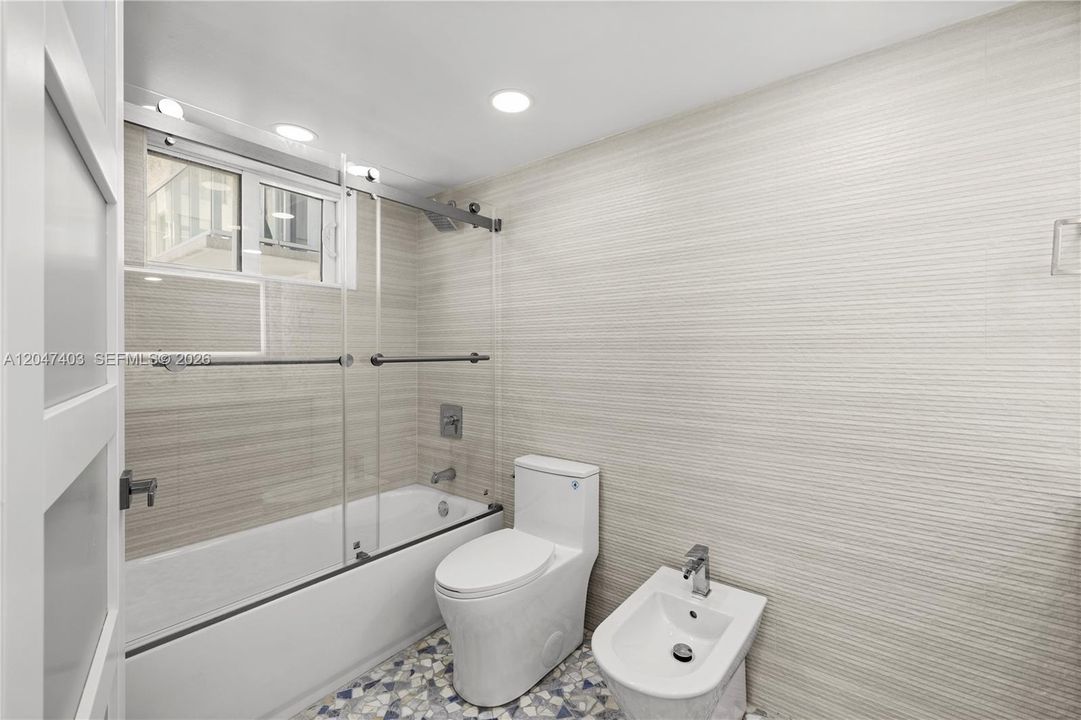For Rent: $4,400 (2 beds, 2 baths, 1185 Square Feet)