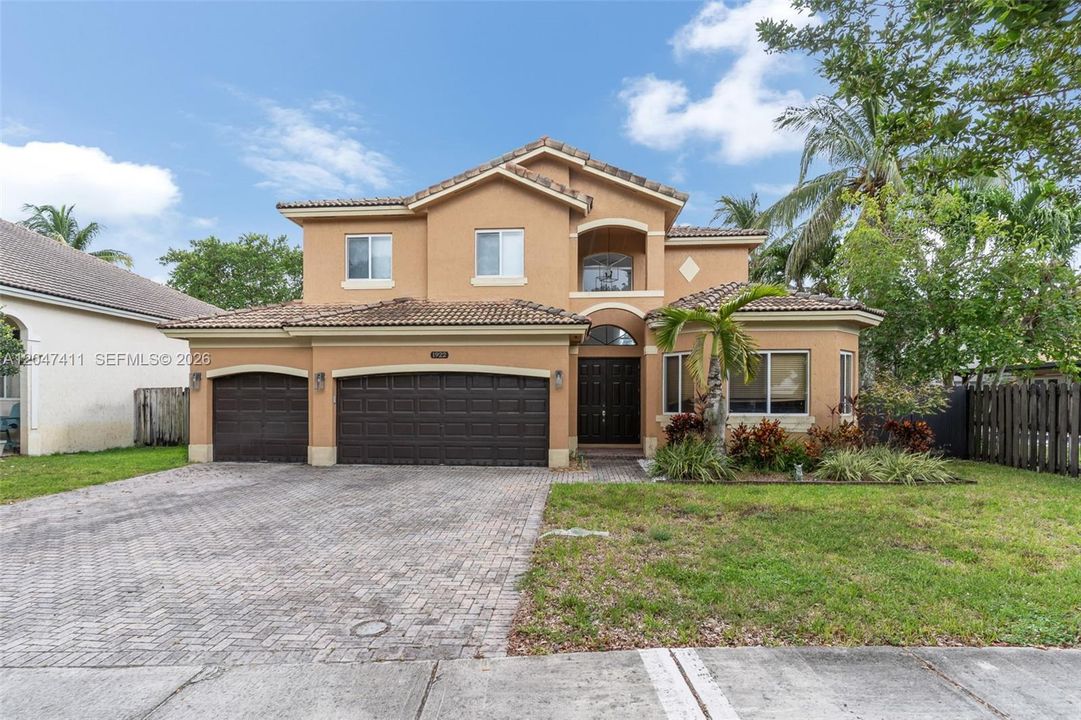 For Sale: $525,000 (4 beds, 3 baths, 2578 Square Feet)