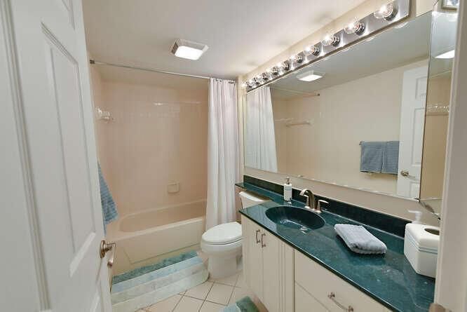 2601 Marina Isle Way Apt 303-small-019-0