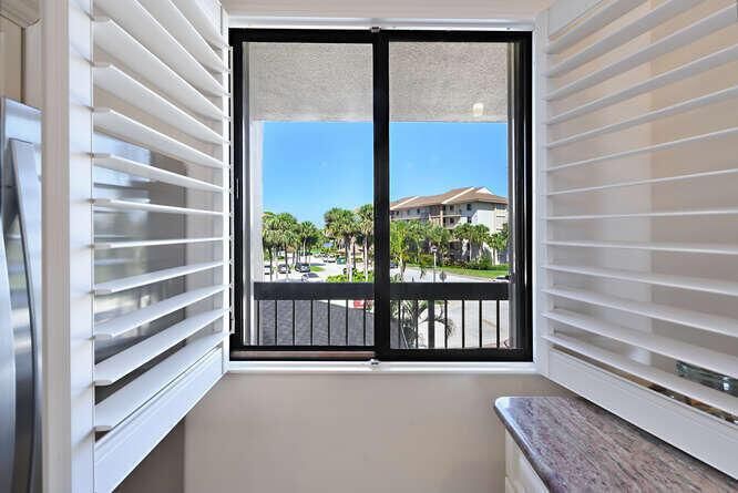 2601 Marina Isle Way Apt 303-small-007-0