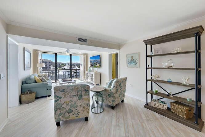 2601 Marina Isle Way Apt 303-small-010-0