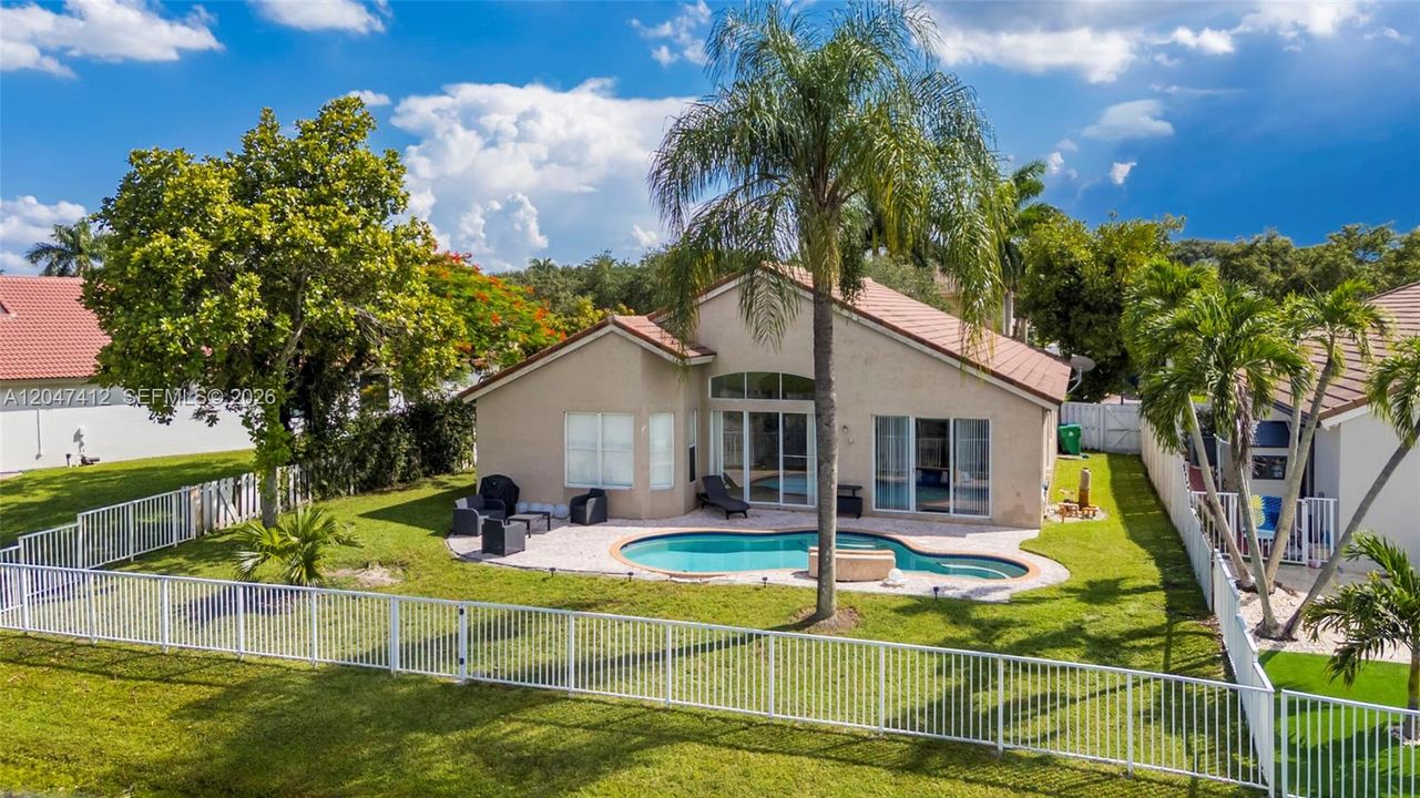 For Rent: $4,800 (4 beds, 3 baths, 2314 Square Feet)