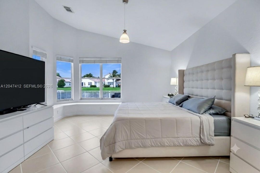 For Rent: $4,800 (4 beds, 3 baths, 2314 Square Feet)