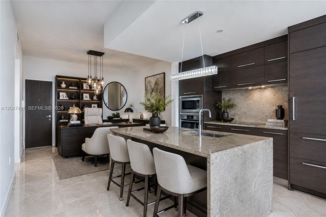 For Rent: $4,650 (1 beds, 2 baths, 929 Square Feet)