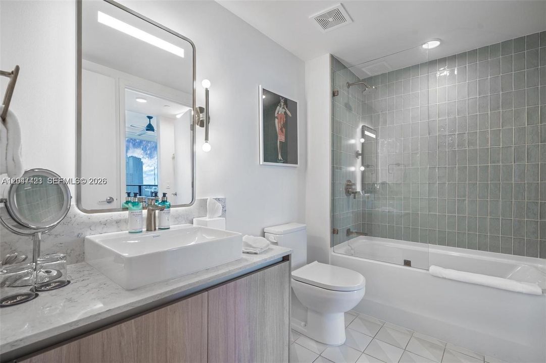 For Rent: $3,500 (0 beds, 1 baths, 367 Square Feet)