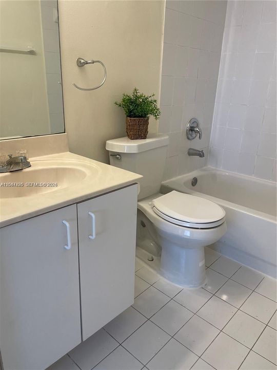 В аренду: $2,200 (2 спален, 2 ванн, 900 Квадратных фут)