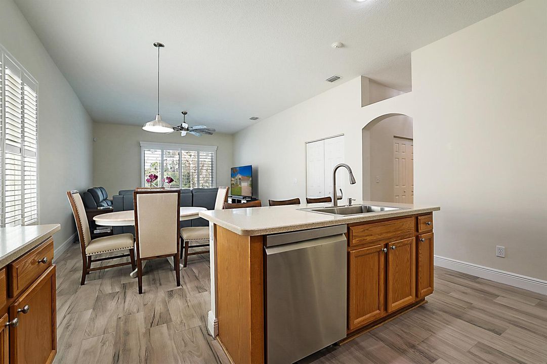 7004 SE Twin Oaks Circle-11