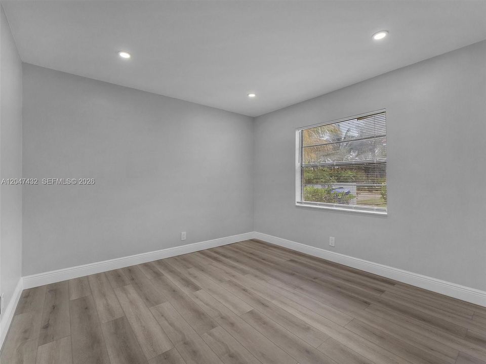 For Rent: $2,300 (2 beds, 2 baths, 740 Square Feet)