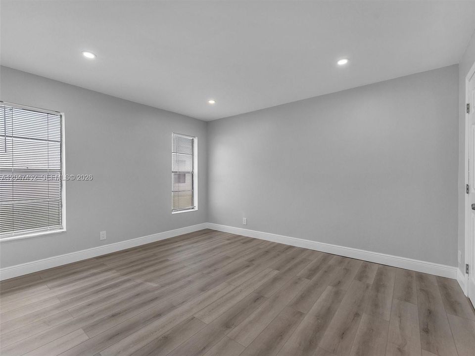 For Rent: $2,300 (2 beds, 2 baths, 740 Square Feet)