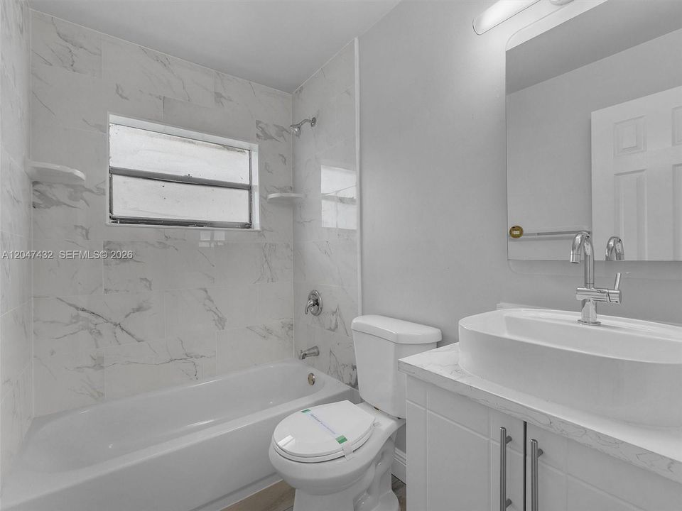 For Rent: $2,300 (2 beds, 2 baths, 740 Square Feet)