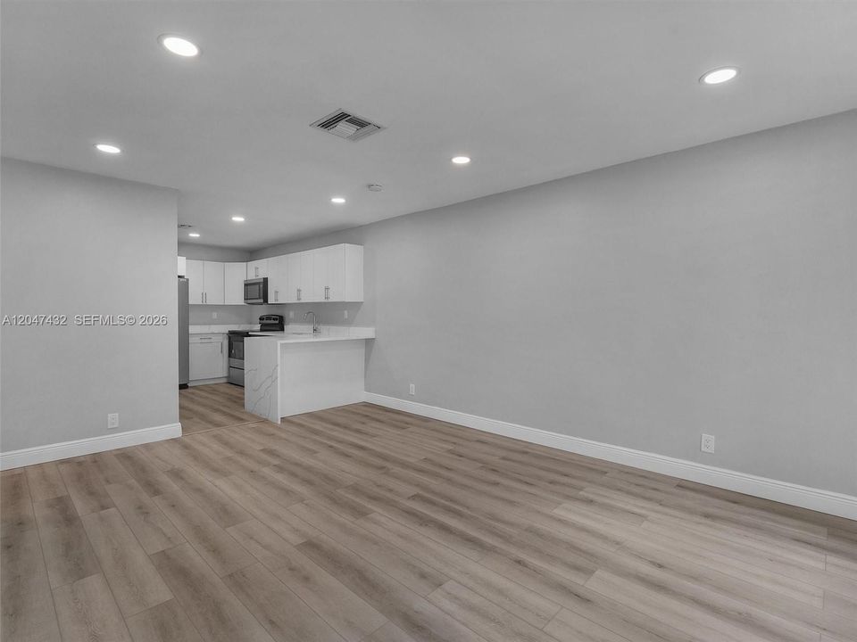 For Rent: $2,300 (2 beds, 2 baths, 740 Square Feet)