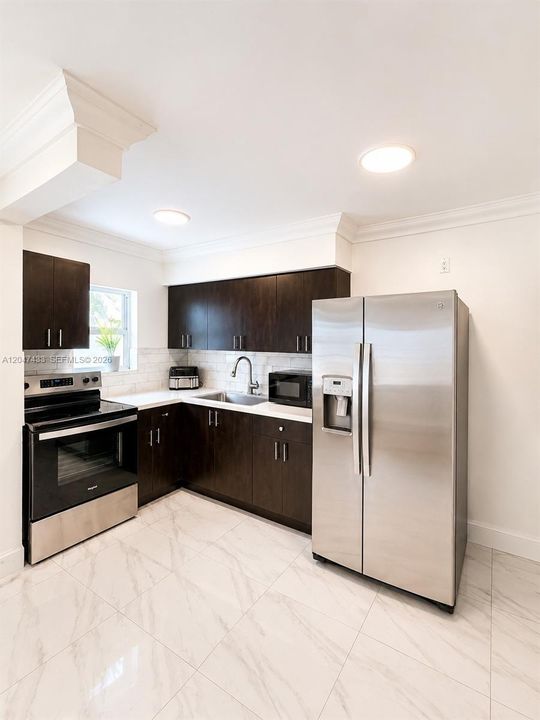 For Rent: $2,350 (2 beds, 1 baths, 1604 Square Feet)