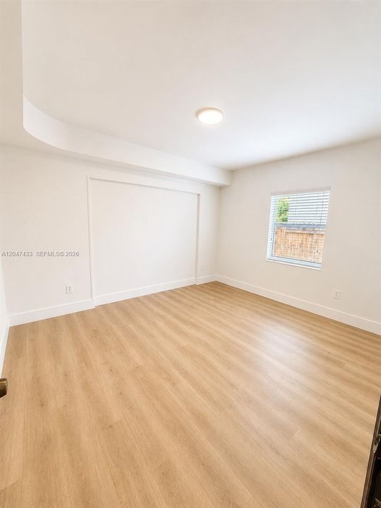 For Rent: $2,350 (2 beds, 1 baths, 1604 Square Feet)