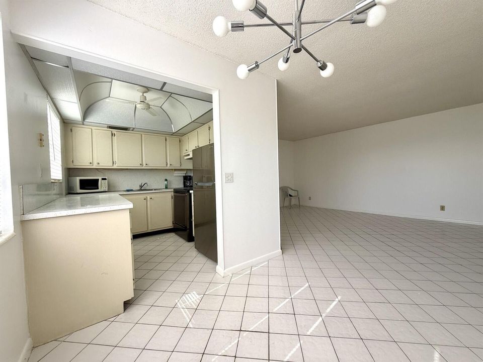 Living Room/Dining Area