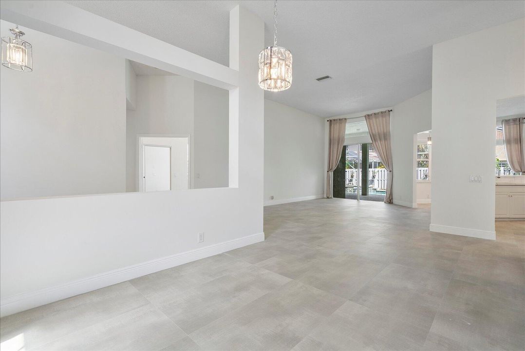 14-970 Greenwood Rd_14