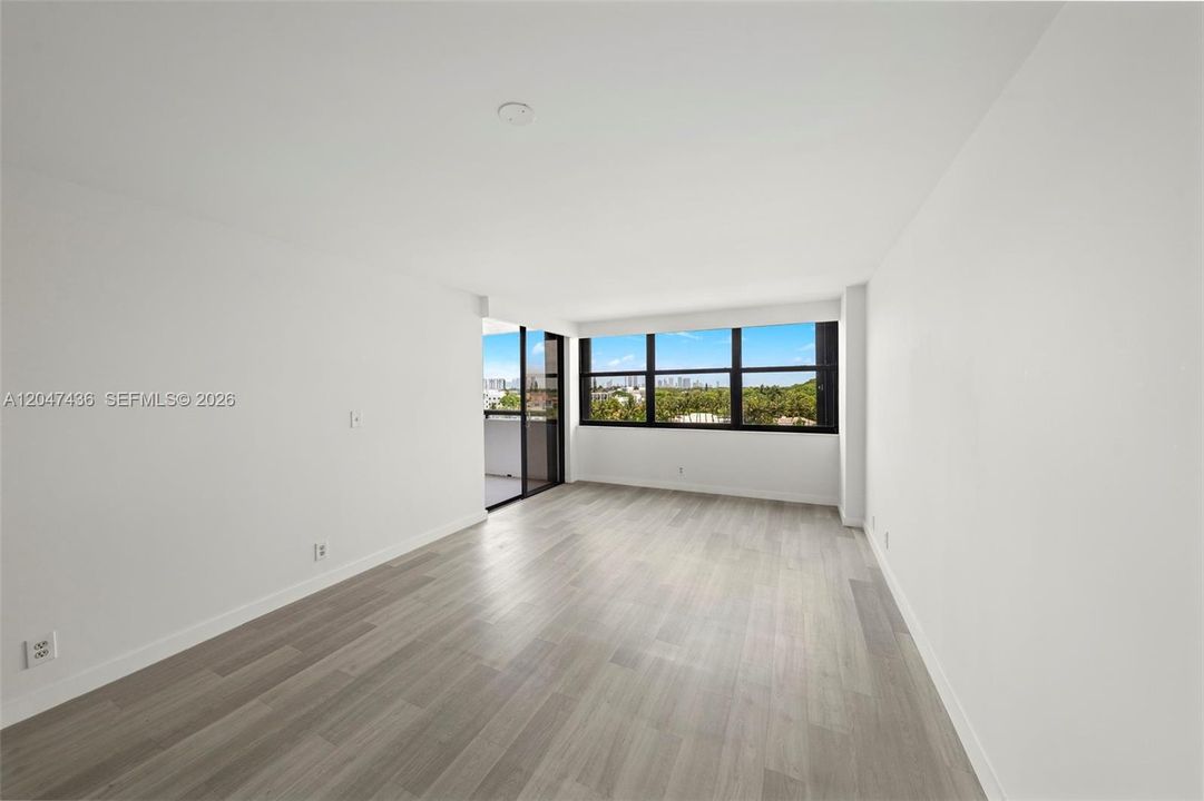For Sale: $690,000 (2 beds, 2 baths, 890 Square Feet)