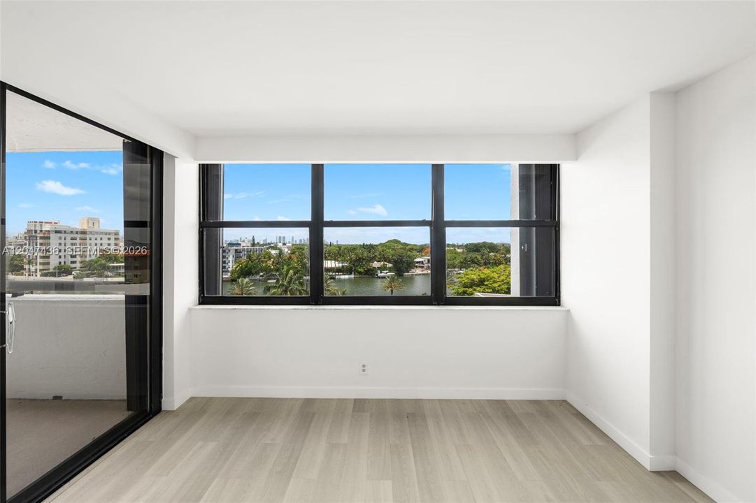 For Sale: $690,000 (2 beds, 2 baths, 890 Square Feet)