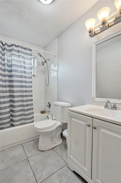 For Sale: $350,000 (2 beds, 1 baths, 1004 Square Feet)