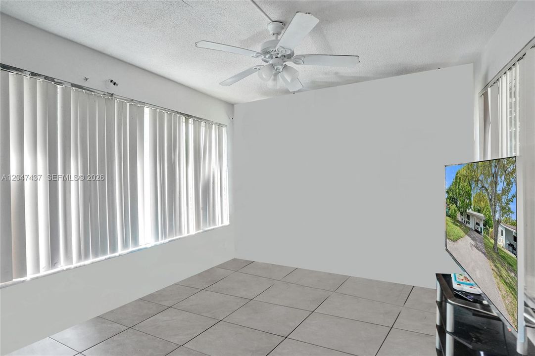 For Sale: $350,000 (2 beds, 1 baths, 1004 Square Feet)