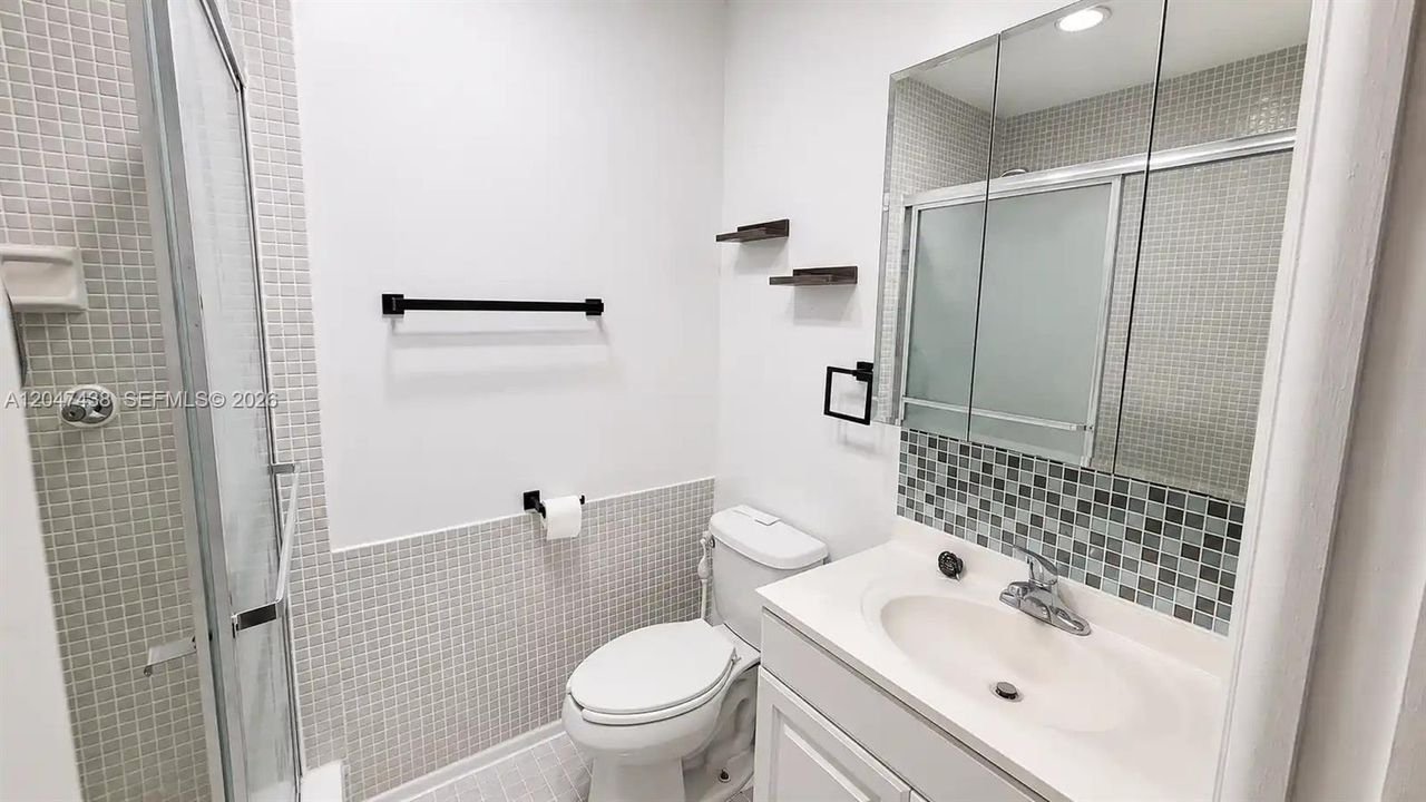 На продажу: $349,900 (3 спален, 2 ванн, 1330 Квадратных фут)