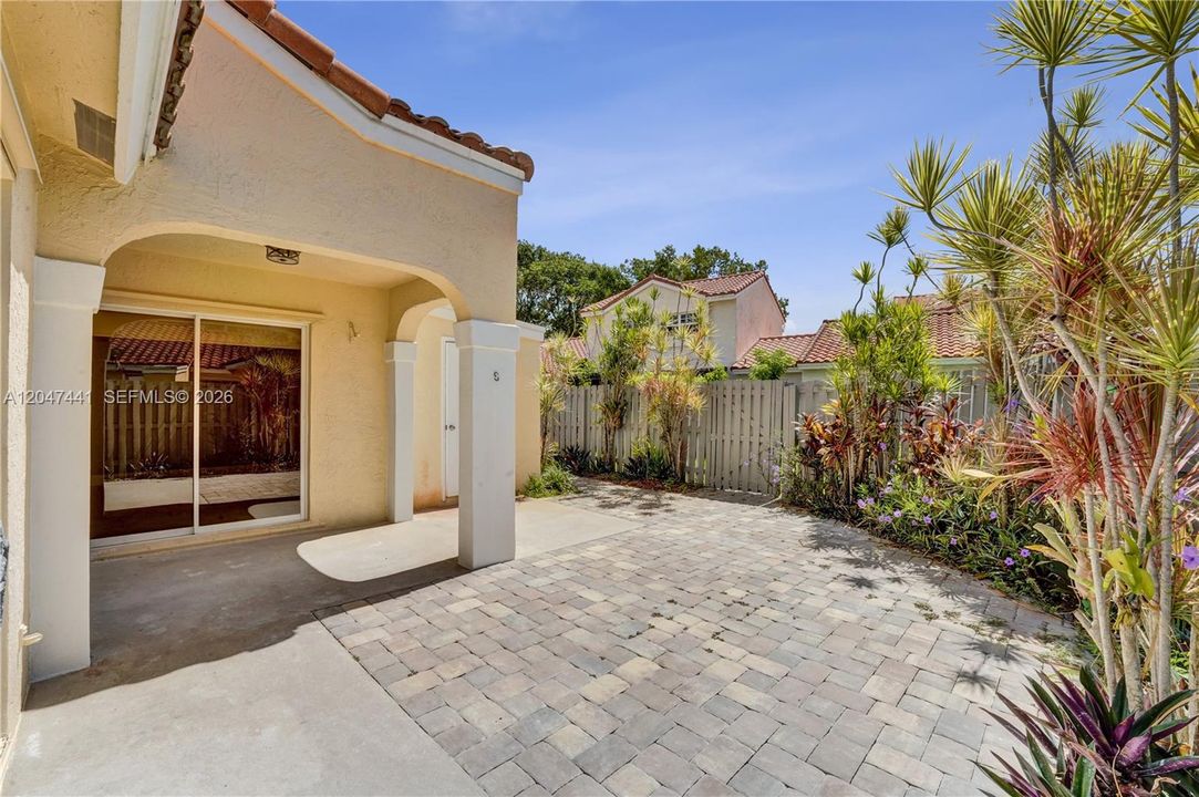 For Rent: $3,750 (3 beds, 2 baths, 1151 Square Feet)