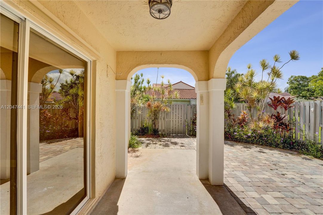 For Rent: $3,750 (3 beds, 2 baths, 1151 Square Feet)