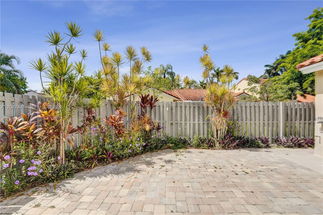 For Rent: $3,750 (3 beds, 2 baths, 1151 Square Feet)