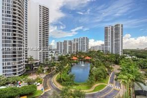 出租: $3,800 (2 贝兹, 2 浴室, 1403 平方英尺)