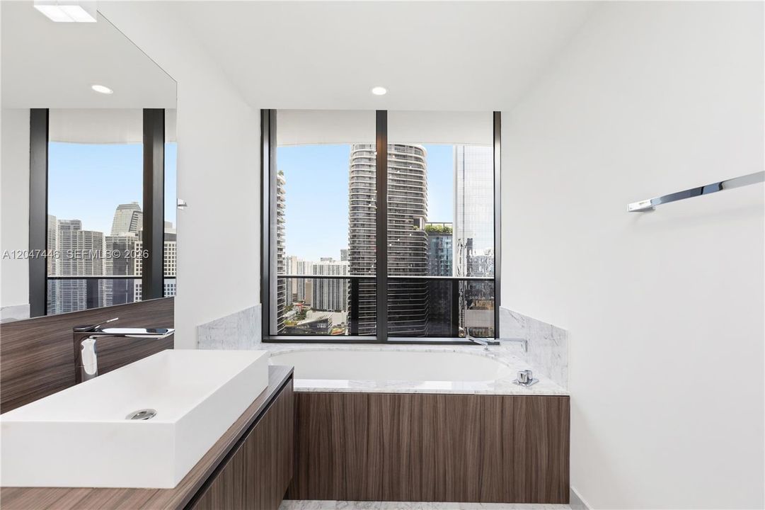 For Rent: $9,200 (2 beds, 2 baths, 1334 Square Feet)