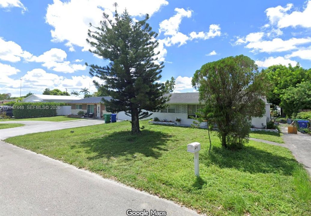 For Rent: $3,200 (3 beds, 2 baths, 1218 Square Feet)
