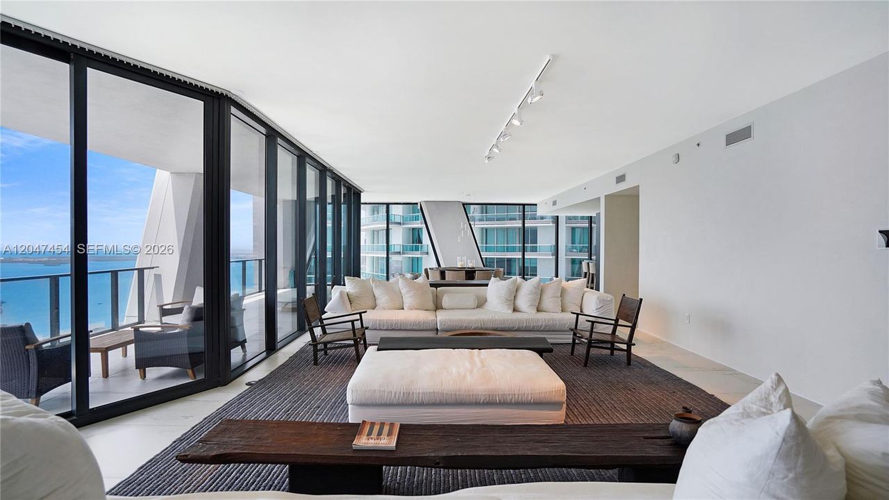 For Sale: $7,495,000 (4 beds, 5 baths, 4600 Square Feet)