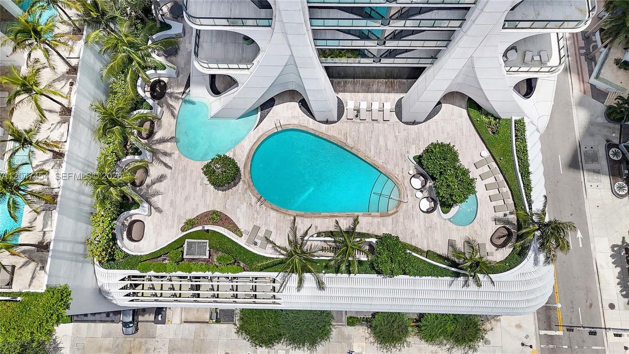 For Sale: $7,495,000 (4 beds, 5 baths, 4600 Square Feet)