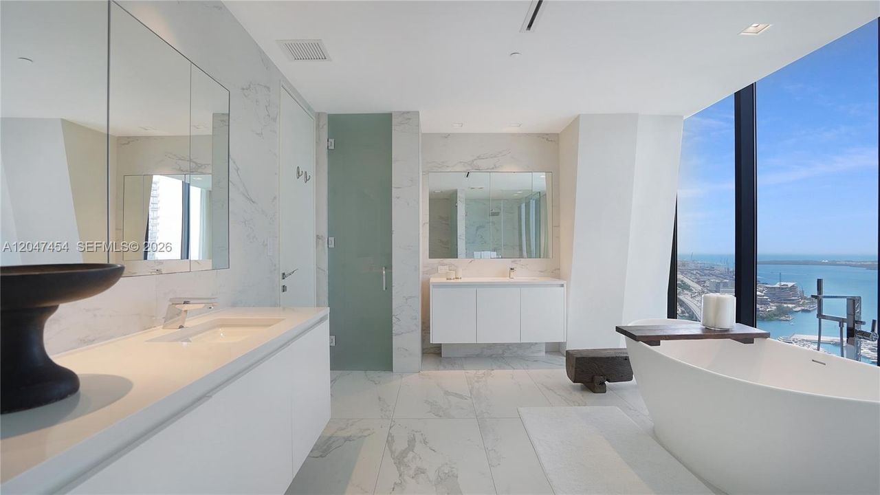 For Sale: $7,495,000 (4 beds, 5 baths, 4600 Square Feet)