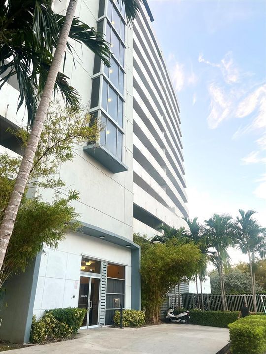 En Venta: $299,000 (2 camas, 2 baños, 984 Pies cuadrados)