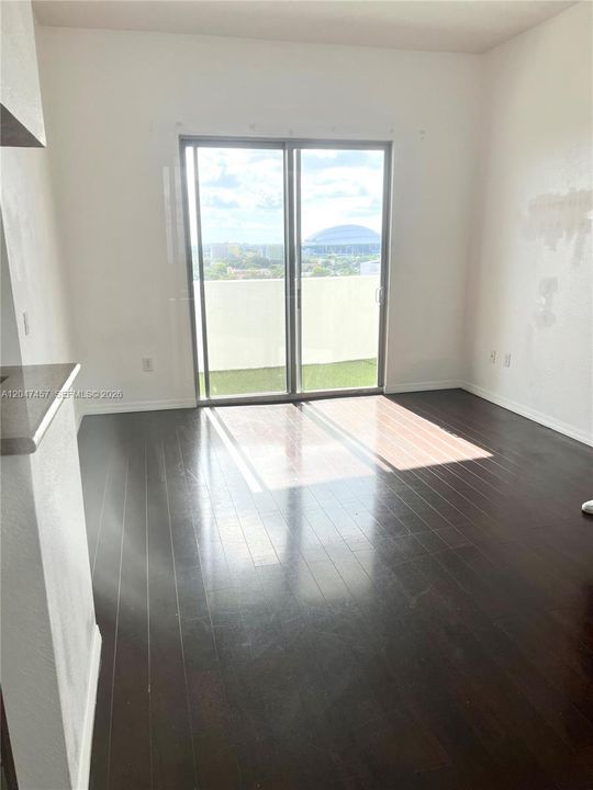En Venta: $299,000 (2 camas, 2 baños, 984 Pies cuadrados)