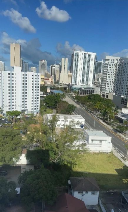 En Venta: $299,000 (2 camas, 2 baños, 984 Pies cuadrados)