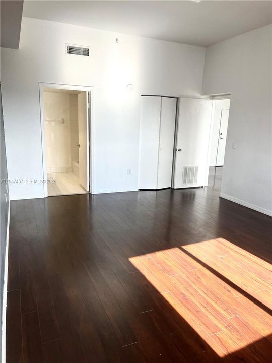 En Venta: $299,000 (2 camas, 2 baños, 984 Pies cuadrados)