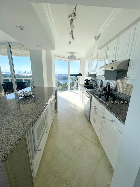 For Rent: $7,700 (2 beds, 2 baths, 1380 Square Feet)