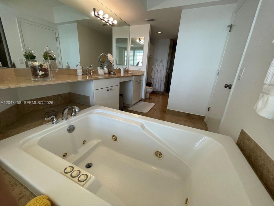 For Rent: $7,700 (2 beds, 2 baths, 1380 Square Feet)