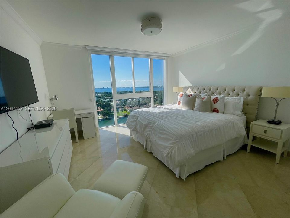 For Rent: $7,700 (2 beds, 2 baths, 1380 Square Feet)
