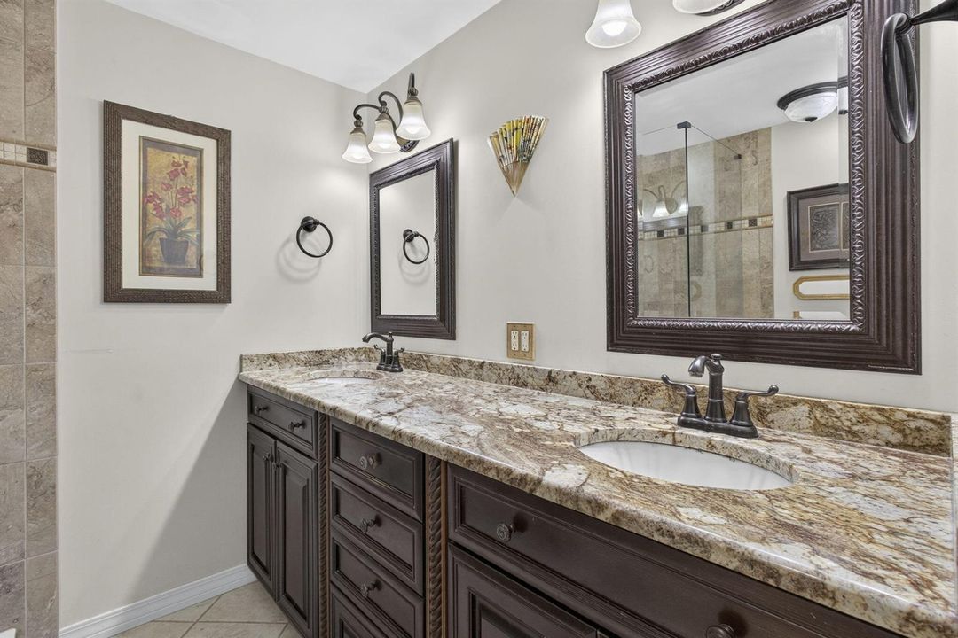 Master Vanity