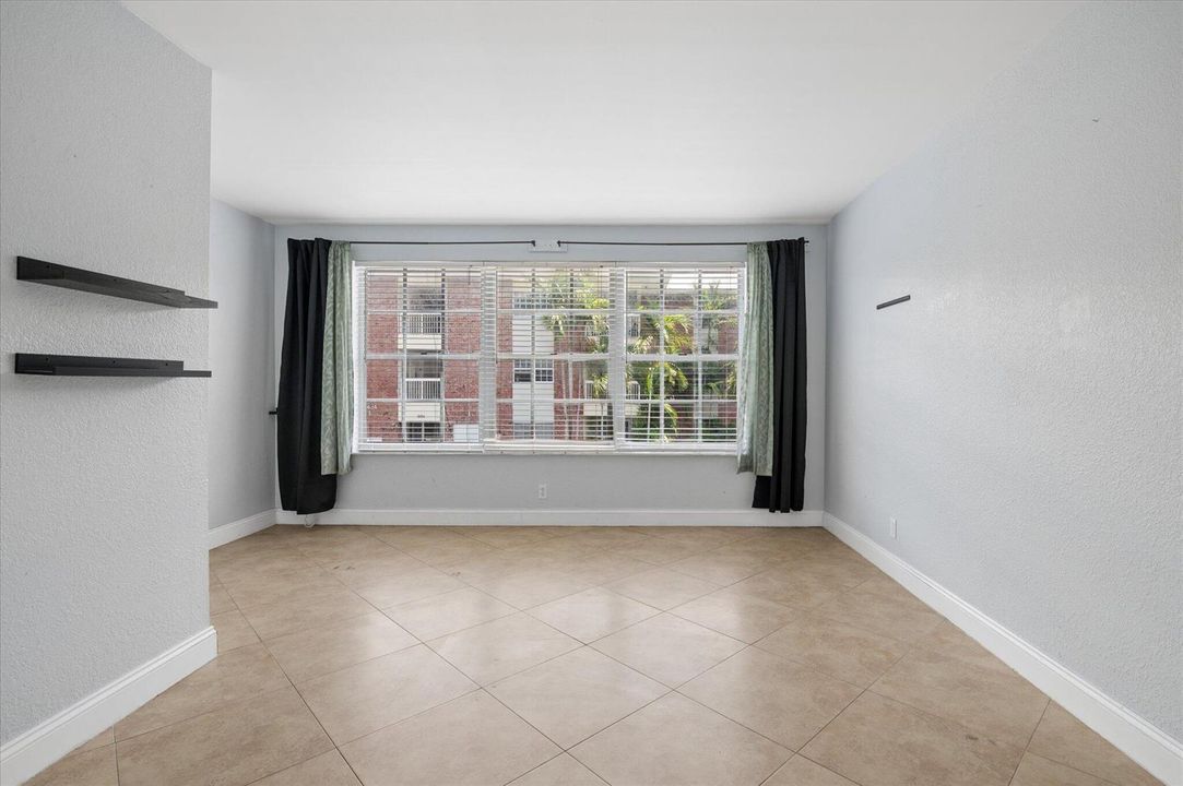 06-Carbonara-2420 SE 17th St #207C-6