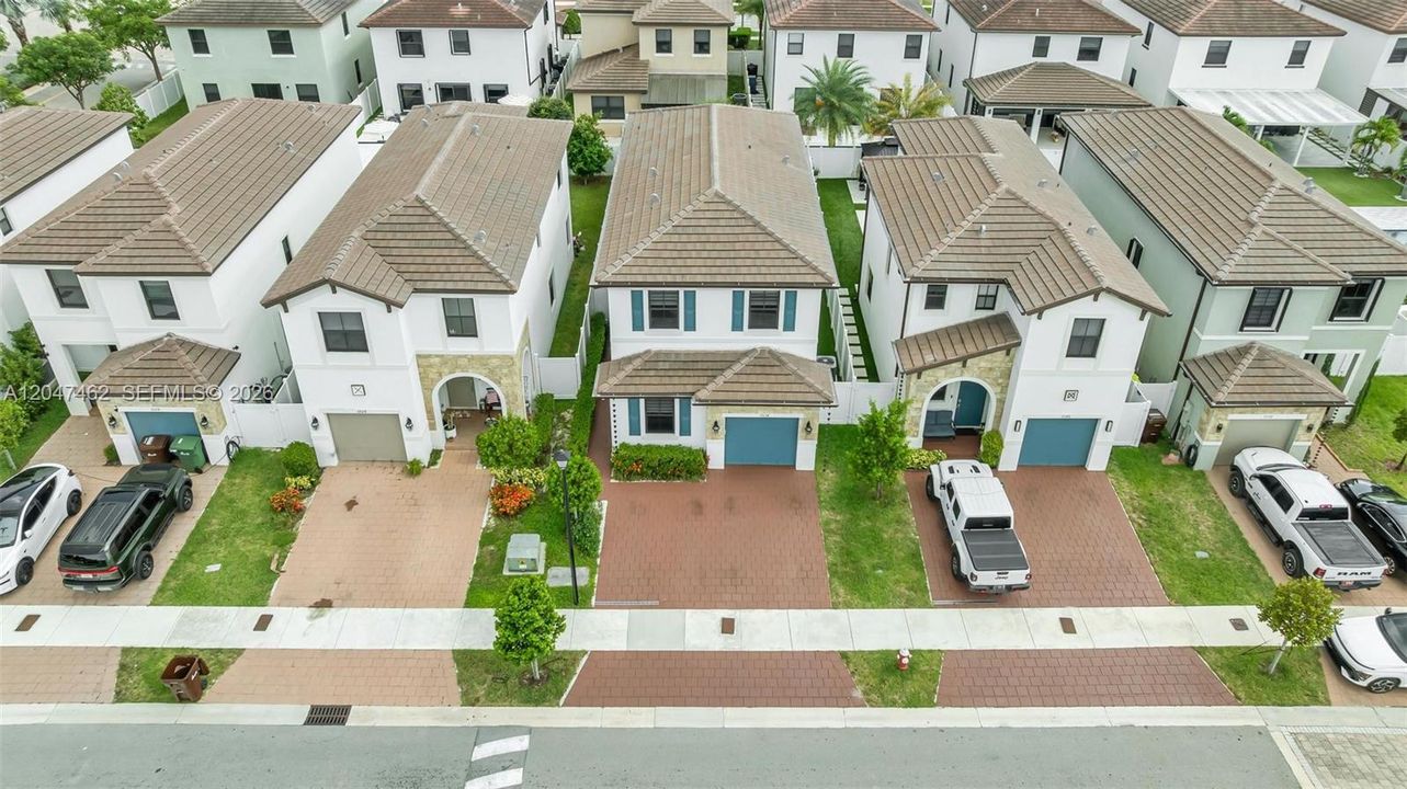 For Sale: $690,000 (4 beds, 3 baths, 2174 Square Feet)