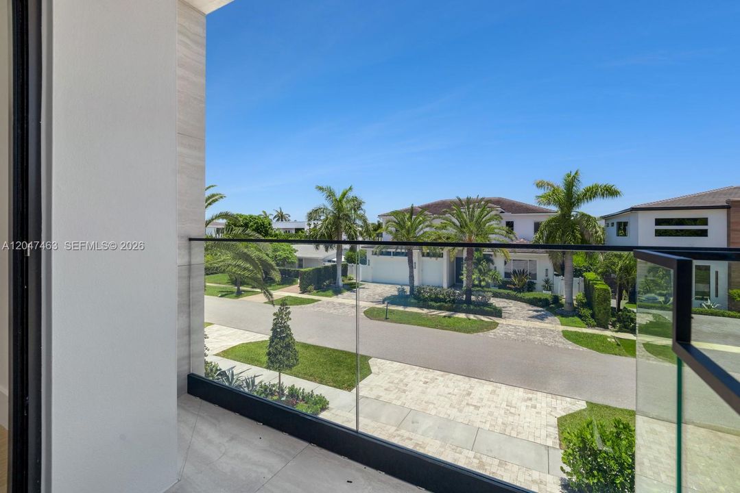 На продажу: $5,750,000 (5 спален, 7 ванн, 5304 Квадратных фут)