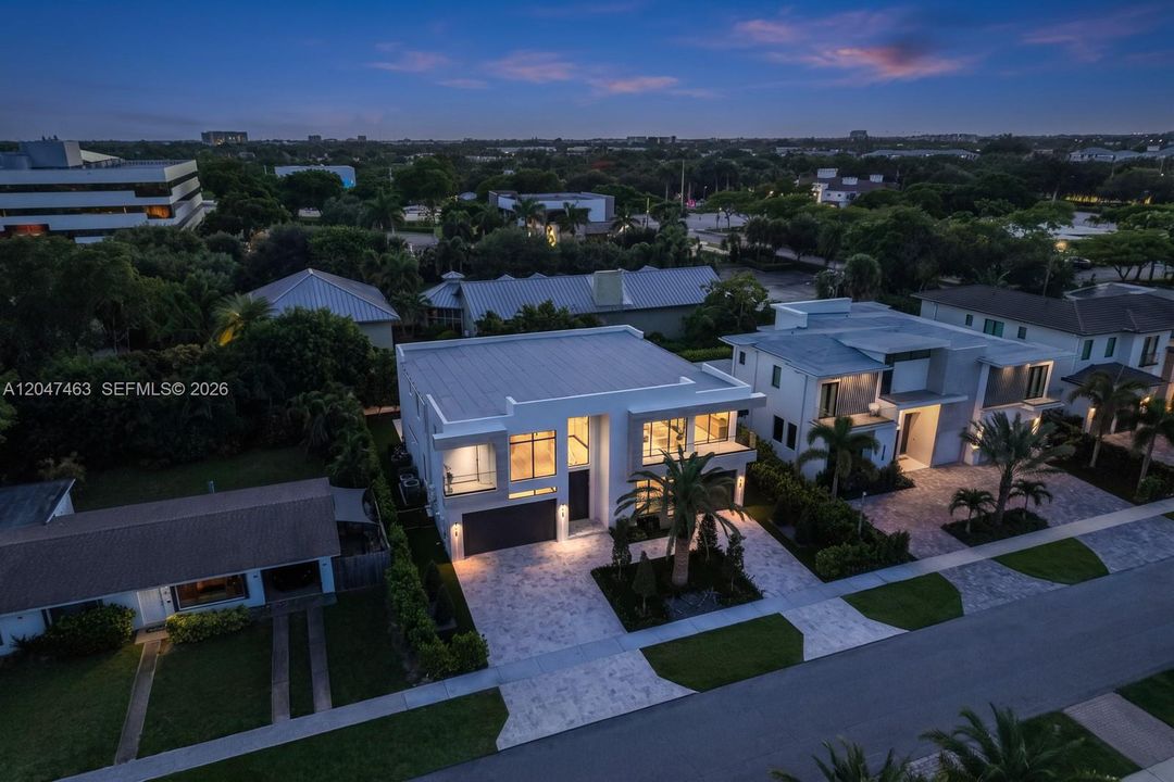 На продажу: $5,750,000 (5 спален, 7 ванн, 5304 Квадратных фут)