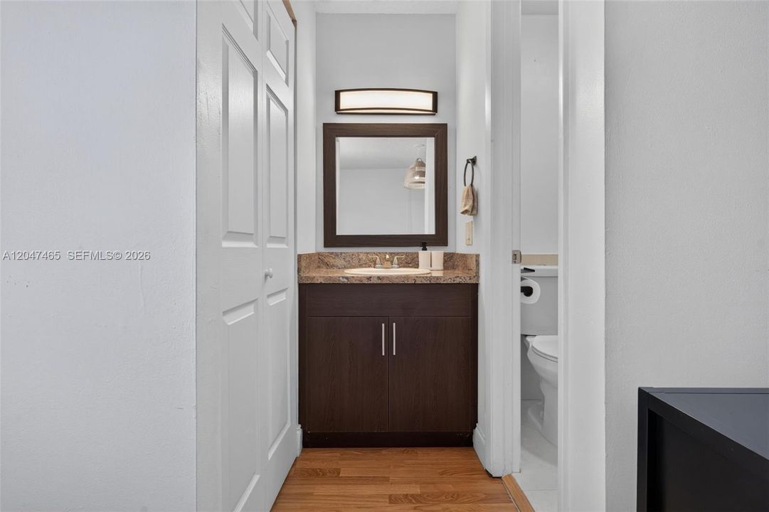 For Sale: $390,000 (2 beds, 2 baths, 1078 Square Feet)